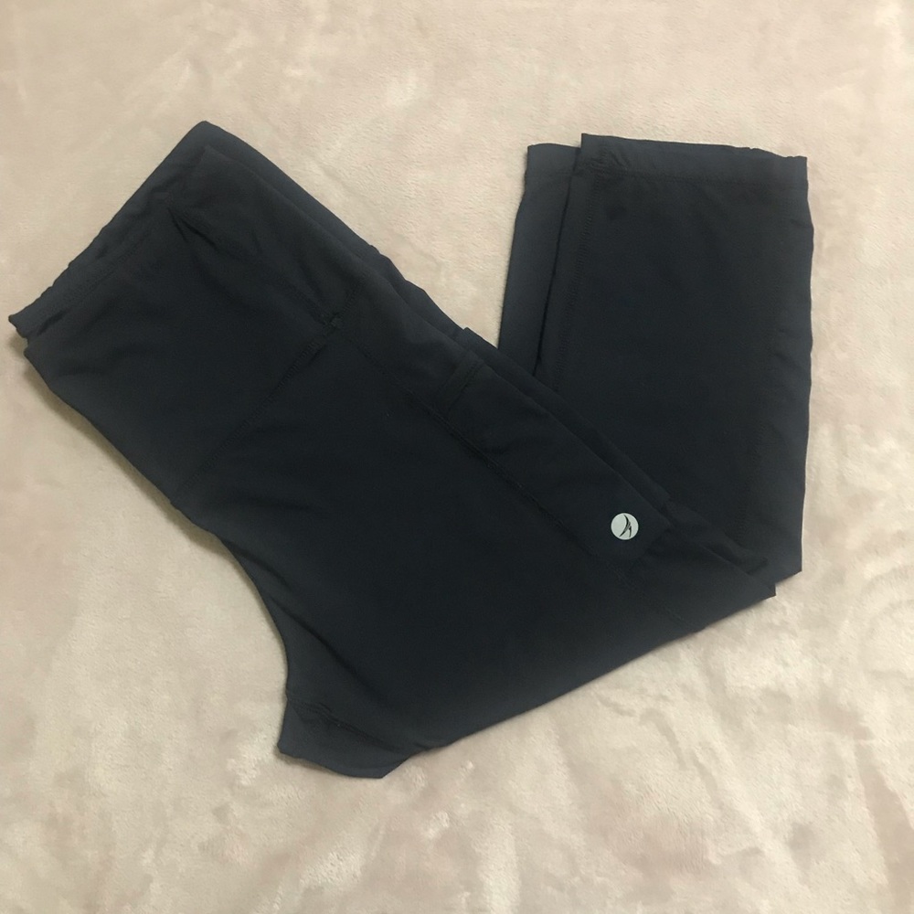 Large Black Endeavor Athletic 3/4 Leggings
